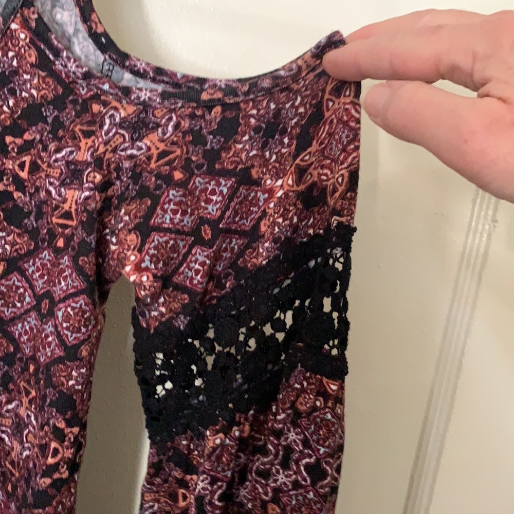 Full Tilt Cold Shoulder Top ~ Euc - image 3